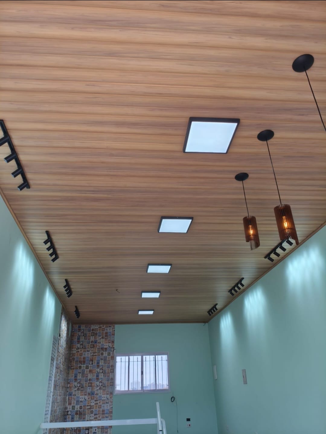 Forro de PVC e iluminação